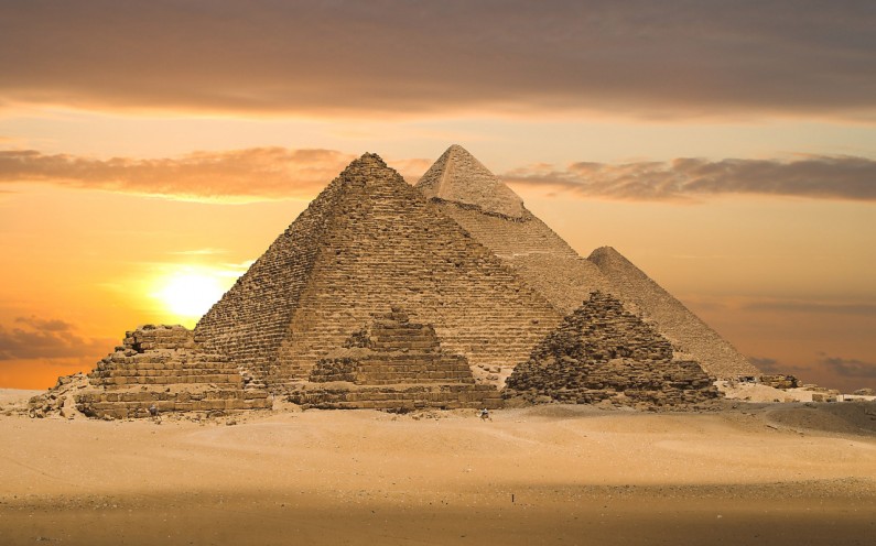 Incredible Illegal Photos From Atop Egypt’s Pyramid of Giza